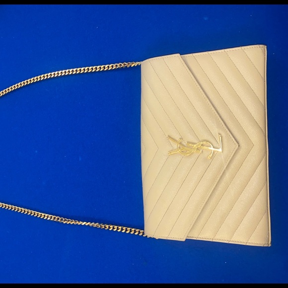 I am selling bosses YSL bag. Only worn 2 times - Picture 2 of 7